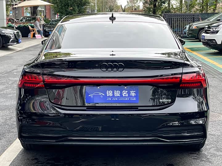 Фото 5 - Audi A7L