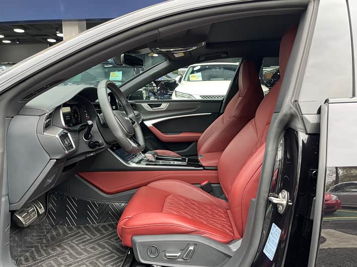 Фото 8 - Audi A7L