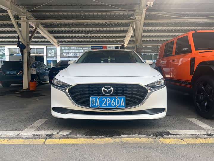 Photo 2 - Mazda 3 (Axela)