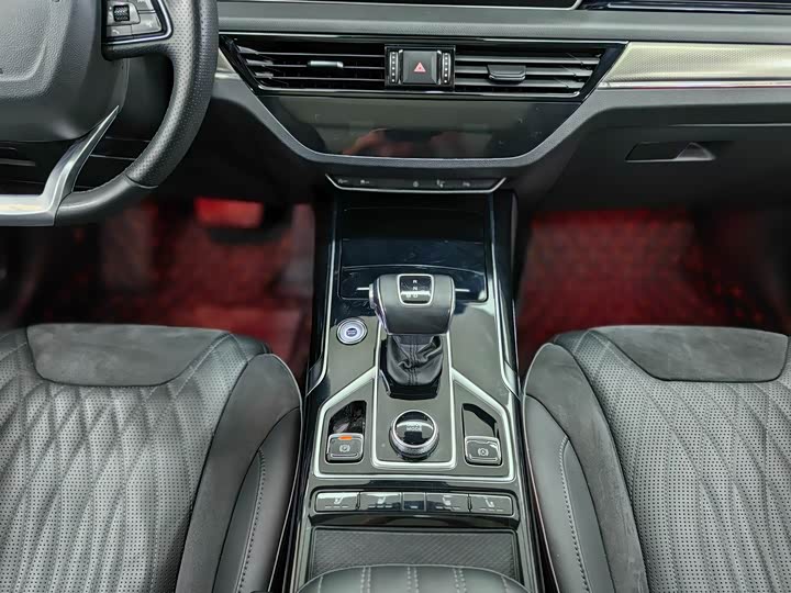 Photo 7 - Hongqi HS5