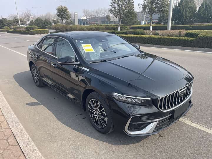 Фото 3 - Geely Preface