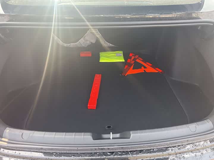 Фото 7 - Geely Preface