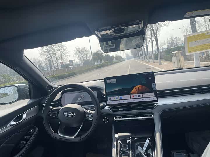 Фото 8 - Geely Preface