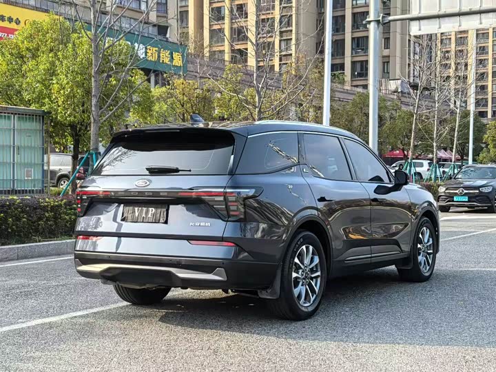 Фото 7 - Ford Edge