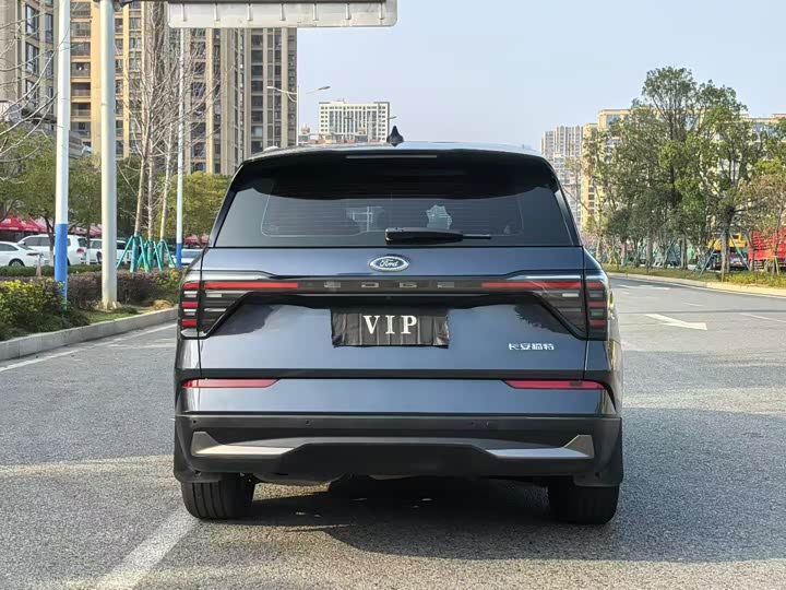 Фото 8 - Ford Edge