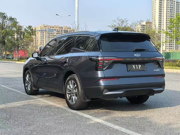 Фото 9 - Ford Edge