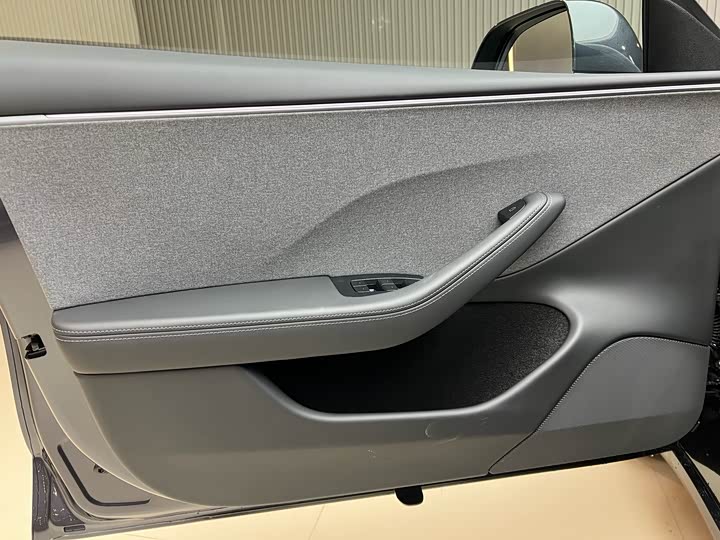 Фото 9 - Tesla Model 3