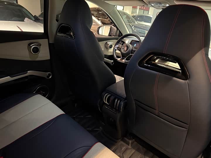 Фото 7 - BYD Yuan Plus