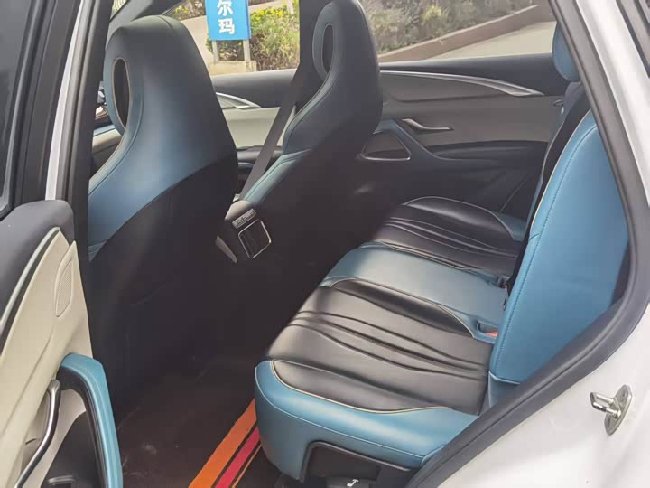 Photo 5 - BYD Song Pro