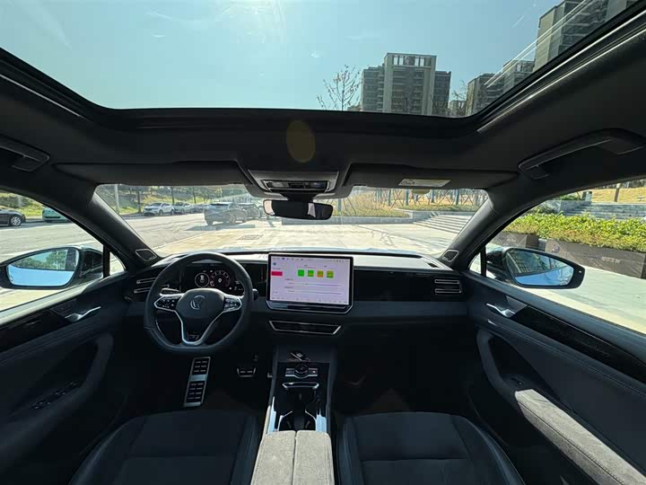 Фото 9 - Volkswagen Tiguan L Pro