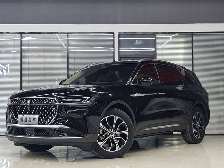 Фото 1 - Lincoln Nautilus