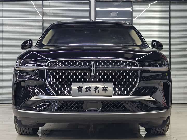 Фото 2 - Lincoln Nautilus