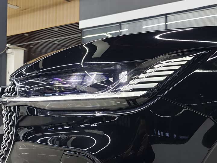 Фото 3 - Lincoln Nautilus