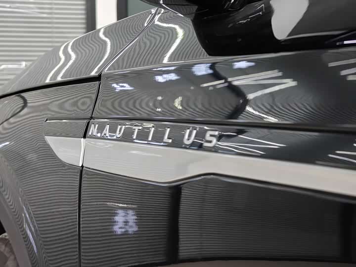 Фото 5 - Lincoln Nautilus