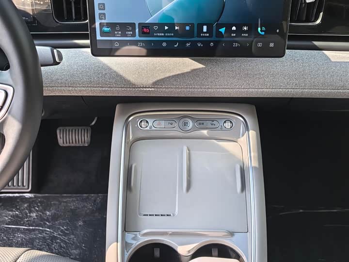 Photo 6 - BYD Sea Lion 05 EV