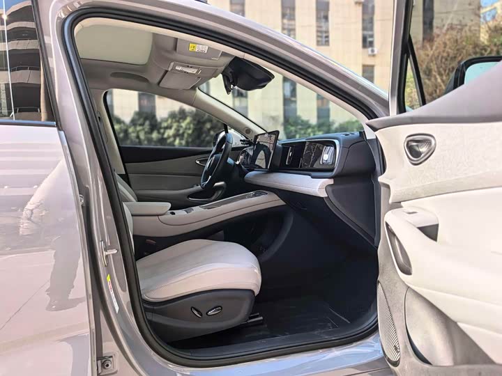 Photo 9 - BYD Sea Lion 05 EV