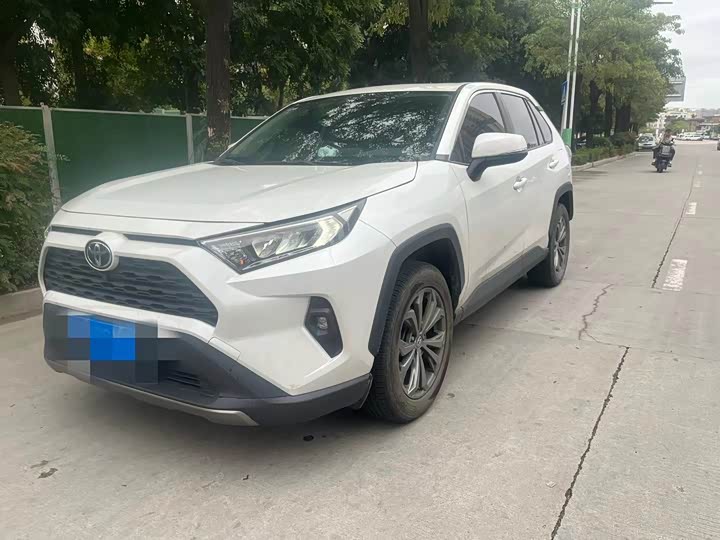 Фото 1 - Toyota RAV4