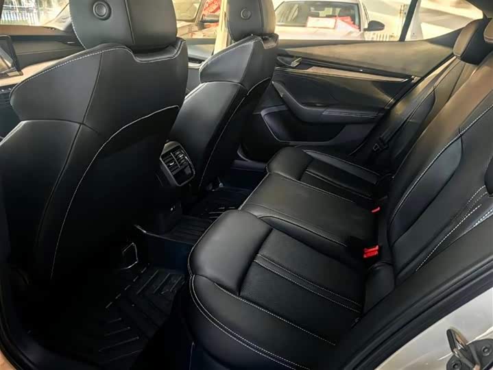 Фото 9 - Skoda Octavia Pro