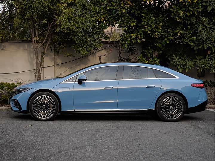 Фото 3 - Mercedes-Benz EQS