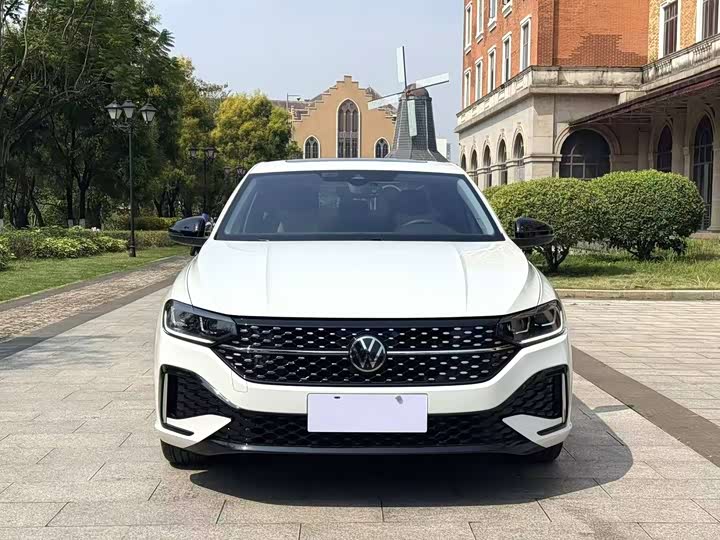 Photo 2 - Volkswagen Lavida