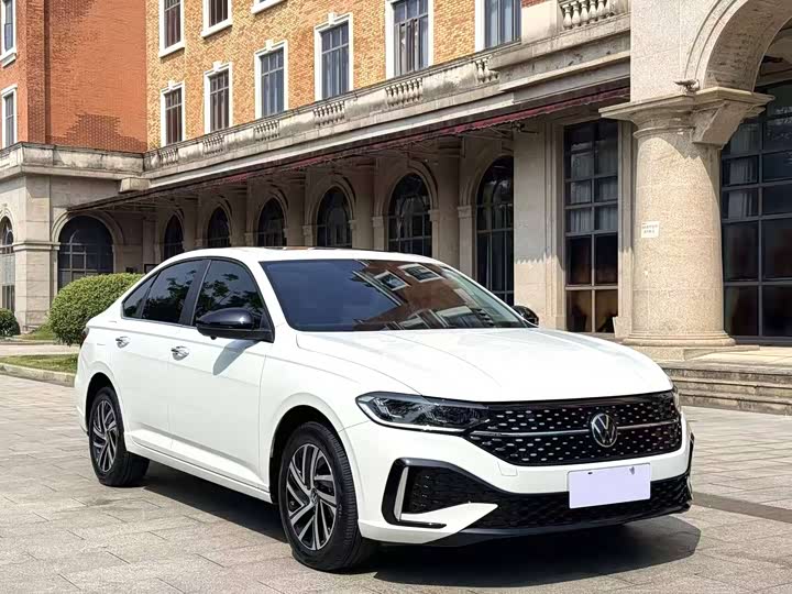 Photo 3 - Volkswagen Lavida