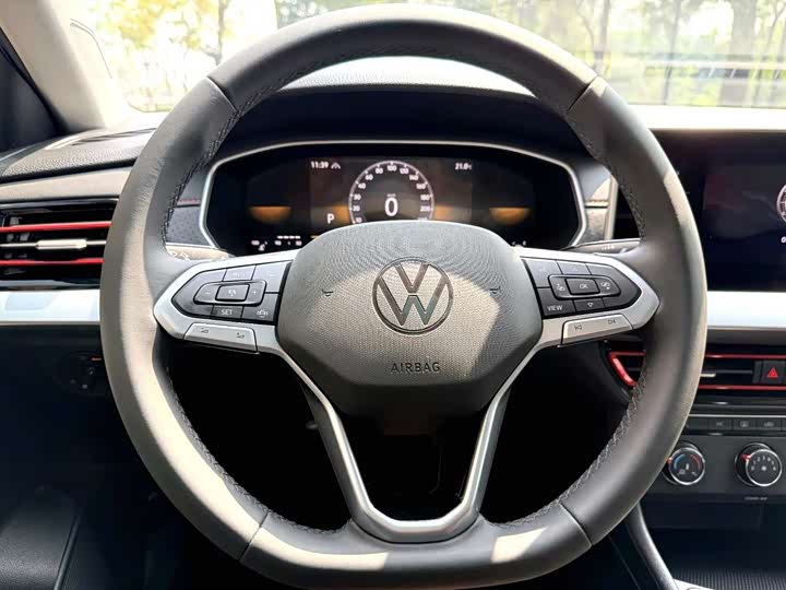 Photo 7 - Volkswagen Lavida