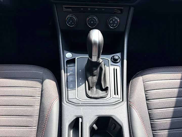 Photo 8 - Volkswagen Lavida