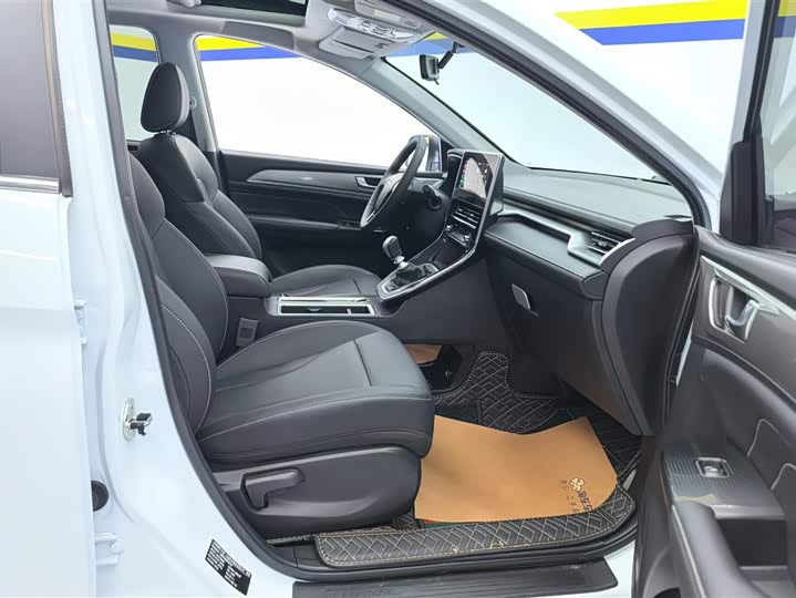 Фото 8 - Haval M6