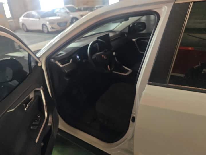 Photo 9 - Toyota Wildlander