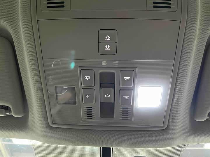 Фото 8 - Skoda Karoq