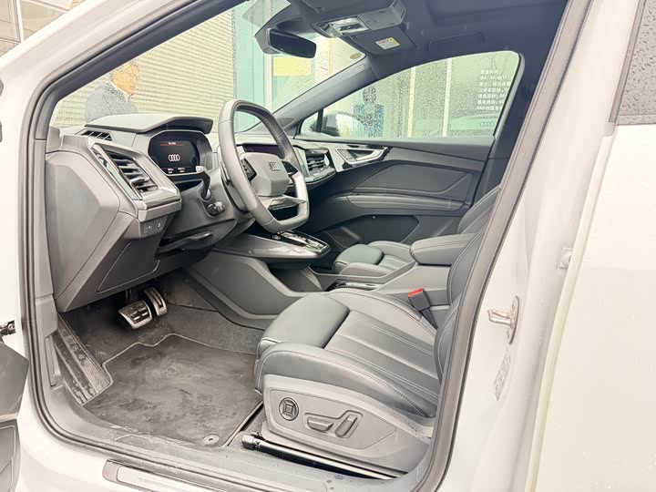 Фото 6 - Audi Q4 e-tron