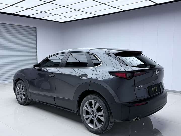 Фото 6 - Mazda CX-30