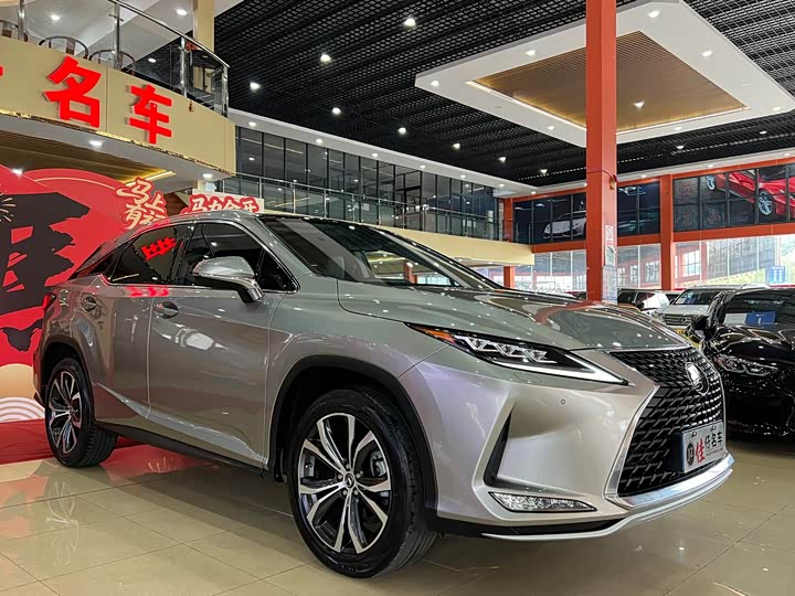 Фото 3 - Lexus RX