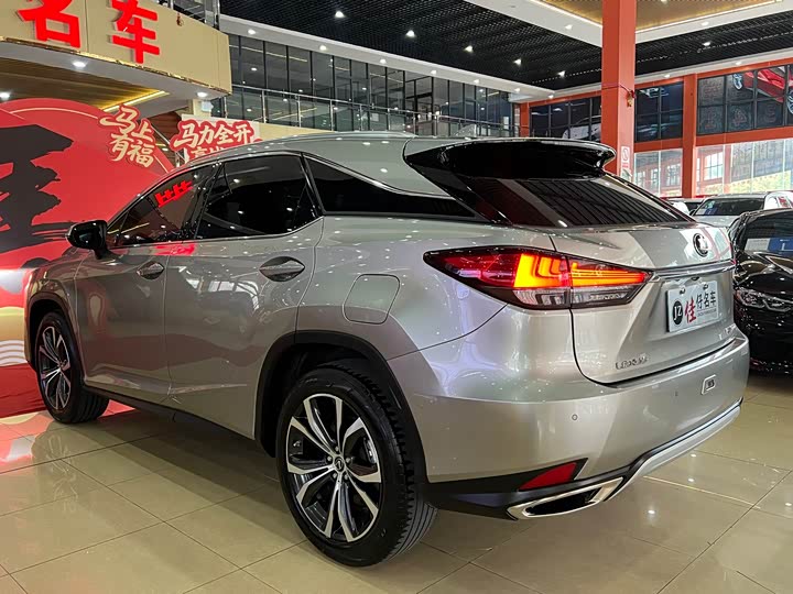 Фото 6 - Lexus RX