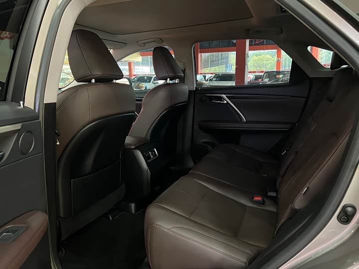 Фото 8 - Lexus RX