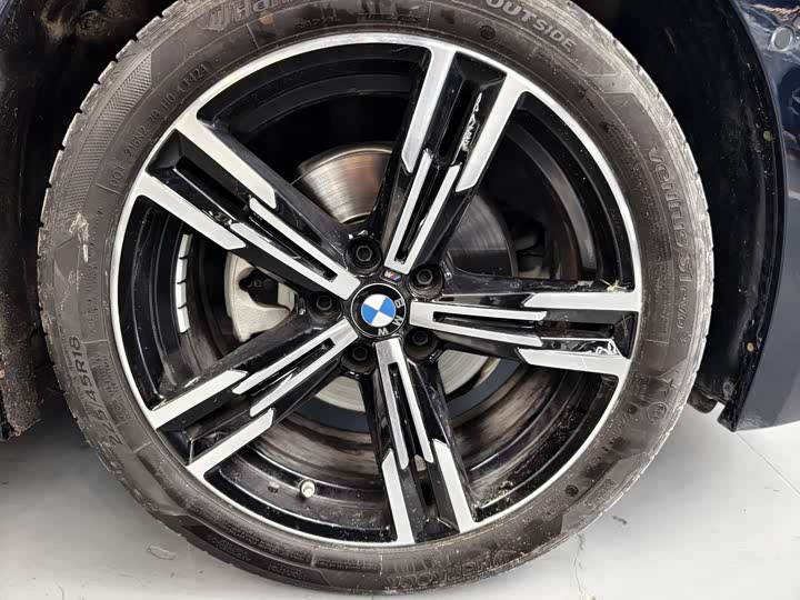 Photo 4 - BMW 3 Series