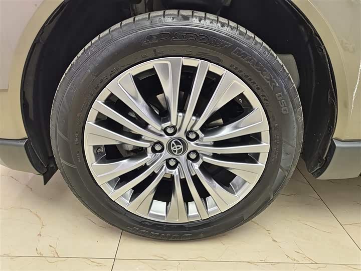 Фото 8 - Toyota Harrier