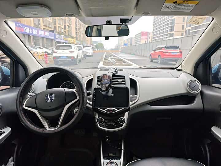 Фото 7 - Changan BenBen E-Star