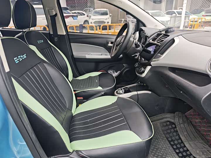 Фото 8 - Changan BenBen E-Star