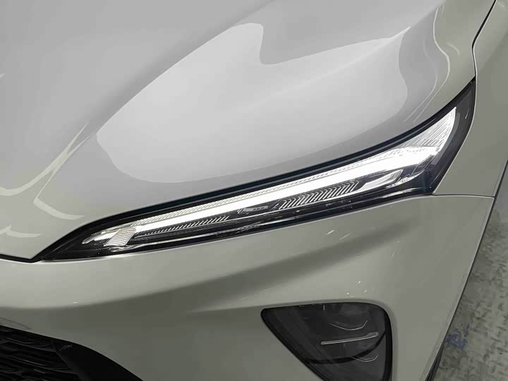 Photo 5 - Buick Envision Plus