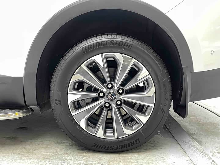 Photo 6 - Buick Envision Plus