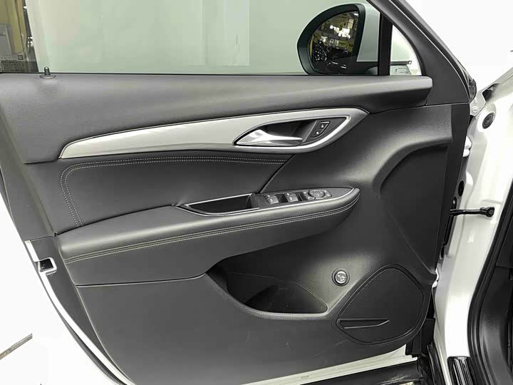 Photo 8 - Buick Envision Plus