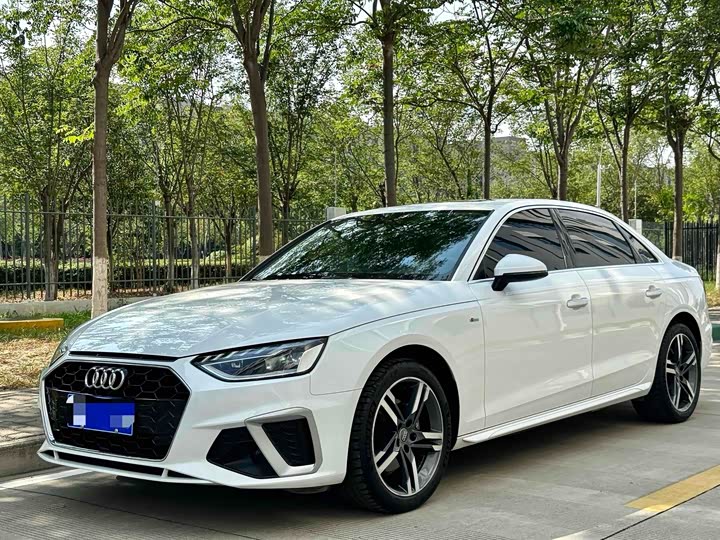 Фото 1 - Audi A4L