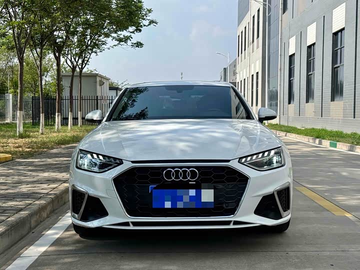 Фото 2 - Audi A4L