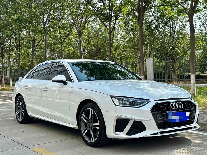 Фото 3 - Audi A4L