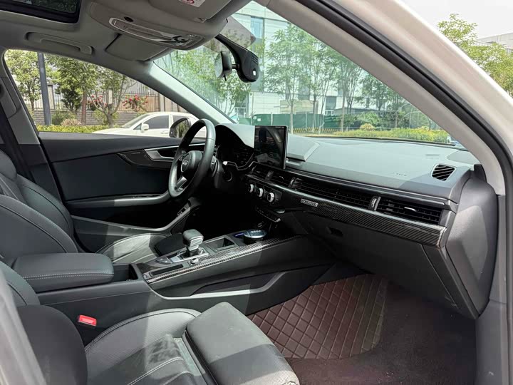 Фото 9 - Audi A4L