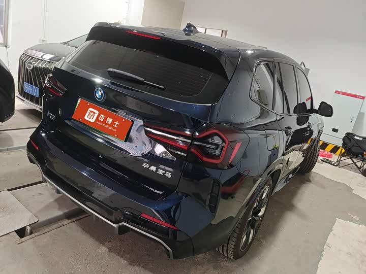 Фото 8 - BMW iX3