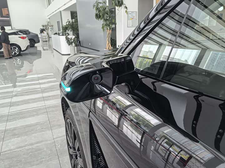 Фото 5 - Denza N9