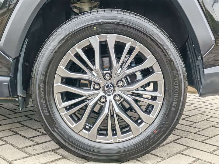 Photo 7 - Toyota Wildlander