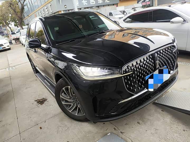 Фото 5 - Lincoln Aviator